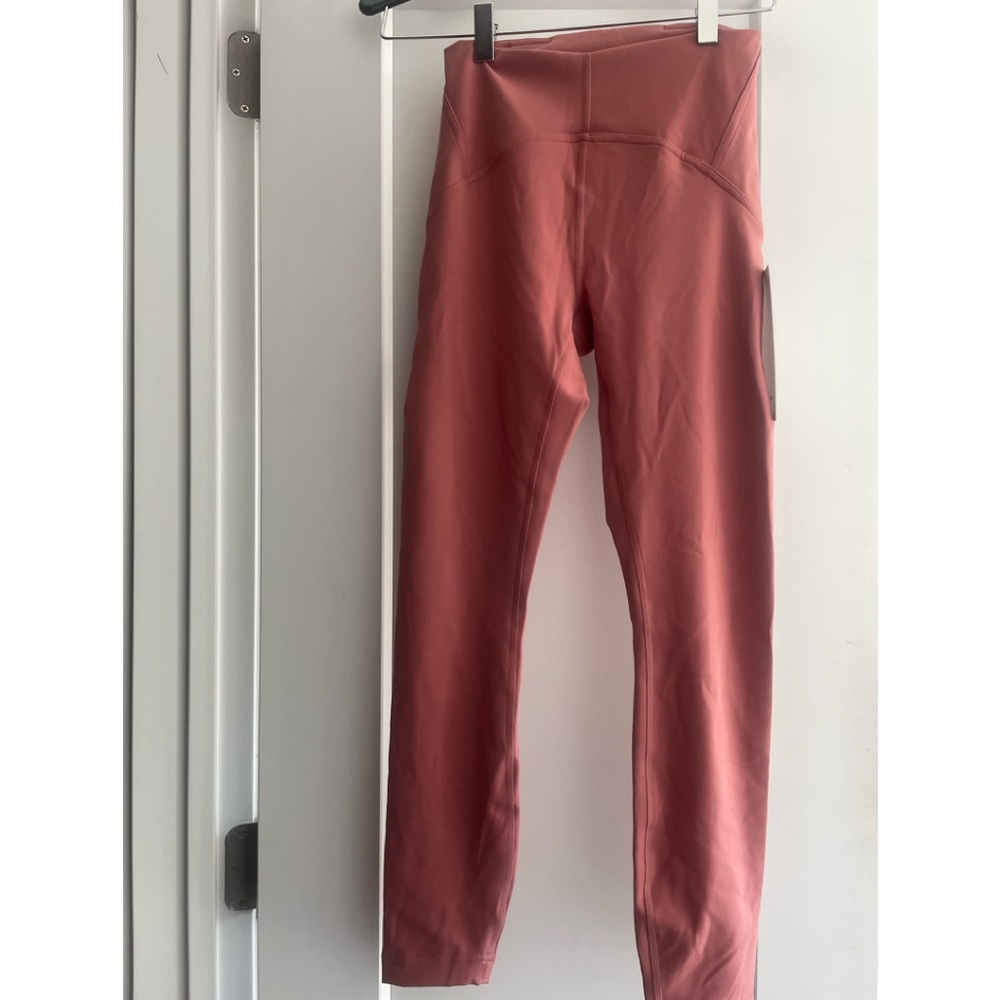 Women’s Authentic Lululemon Instill High rise tight 25”length. NWT $128